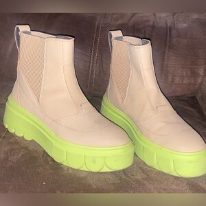 Sorel Women's Caribou™ X Boot Chelsea Boots Size 6.5